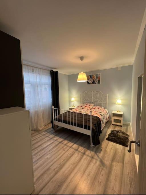 Apartamento Turistico Plaza III Monforte De Lemos Buitenkant foto